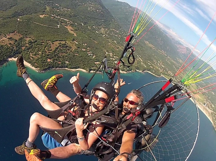 Baptème de l'air en paramoteur en Corse  au départ de la plage de Campitello à Olmeto